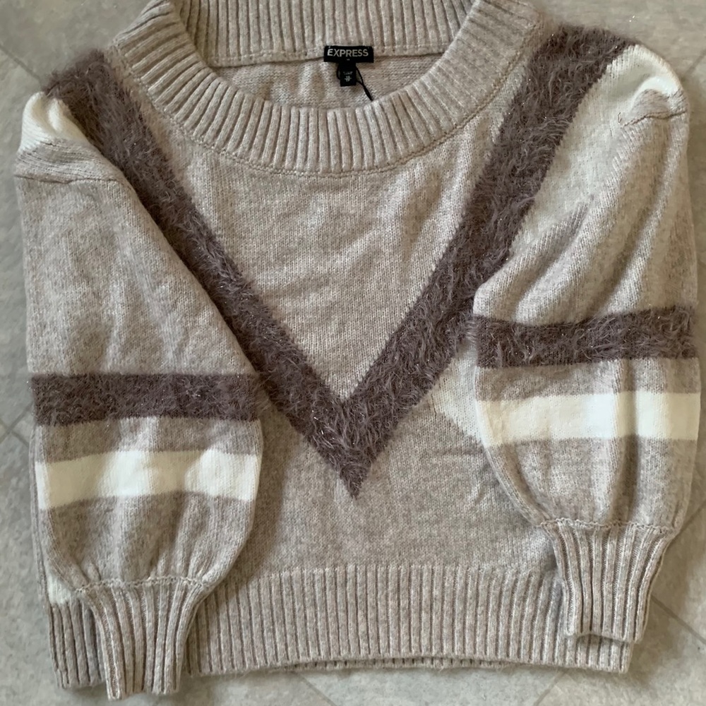 Express Sweater 🤎🤍 - Picture 2 of 5